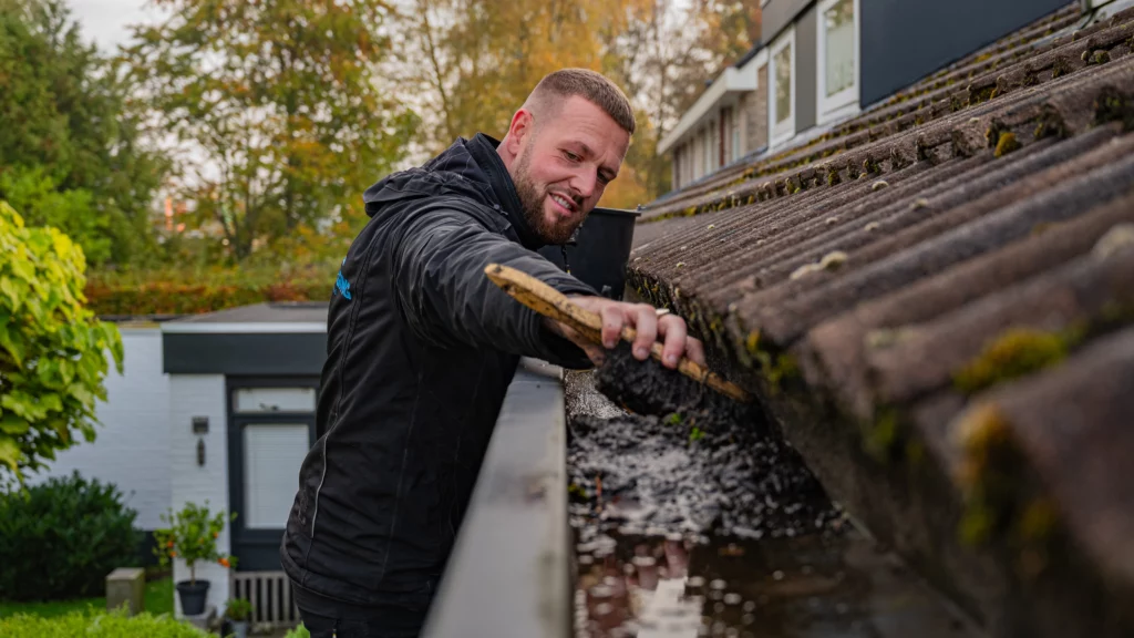 Dakgoten schoonmaken leeuwarden